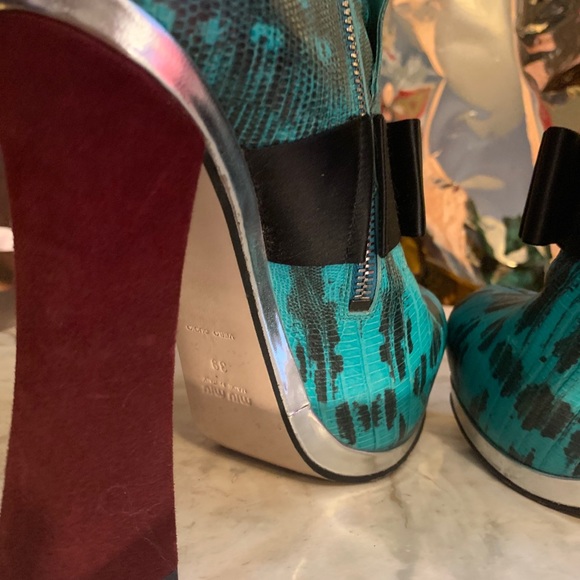 MIU MIU snakeskin and velvet platform boots - Picture 7 of 8